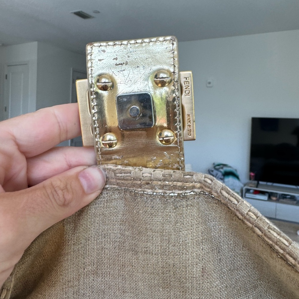 Vintage Fendi Baguette, rare and authentic ✨ - Picture 9 of 13